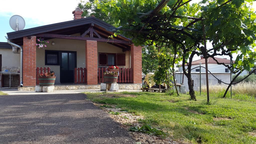 Apartment Samanta Novigrad  Exterior photo